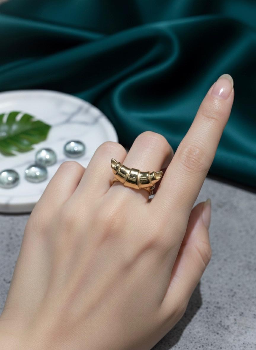 The Croissant Ring