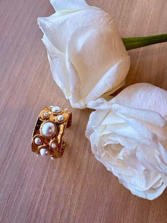 Regal Orbit Ring