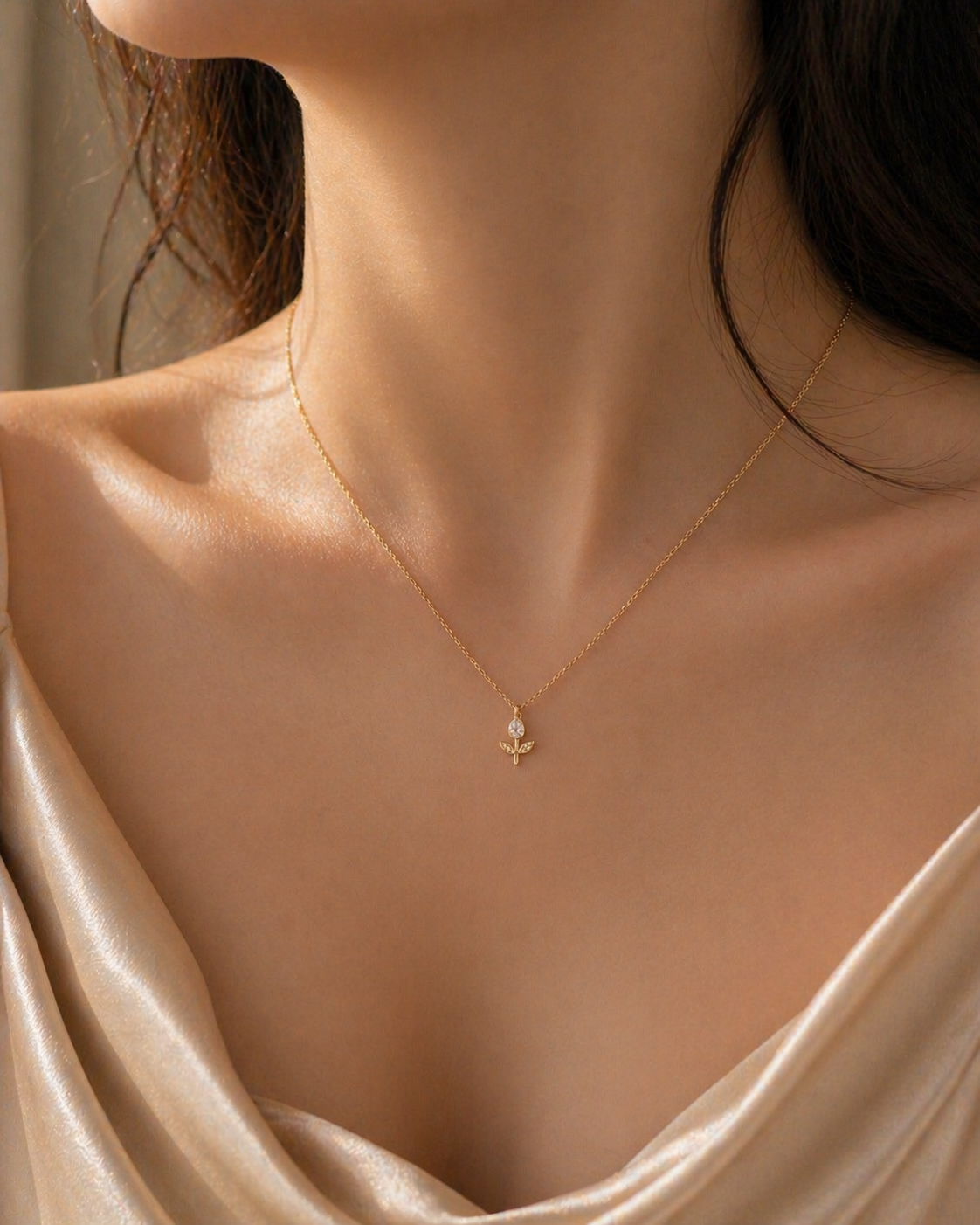 Lueur Tulip Necklace