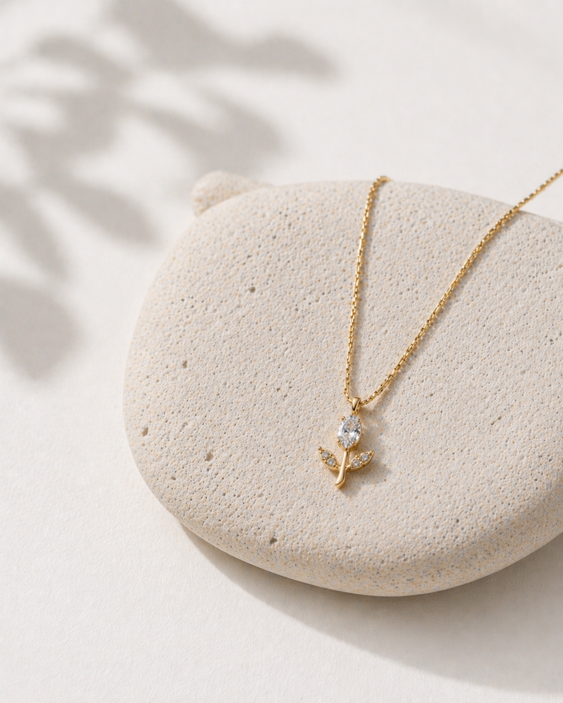 Lueur Tulip Necklace