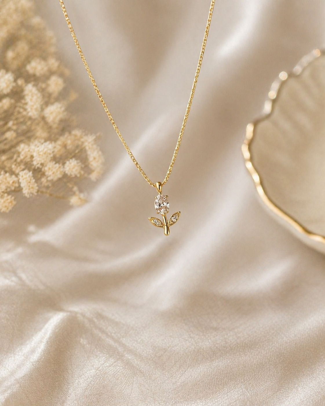 Lueur Tulip Necklace